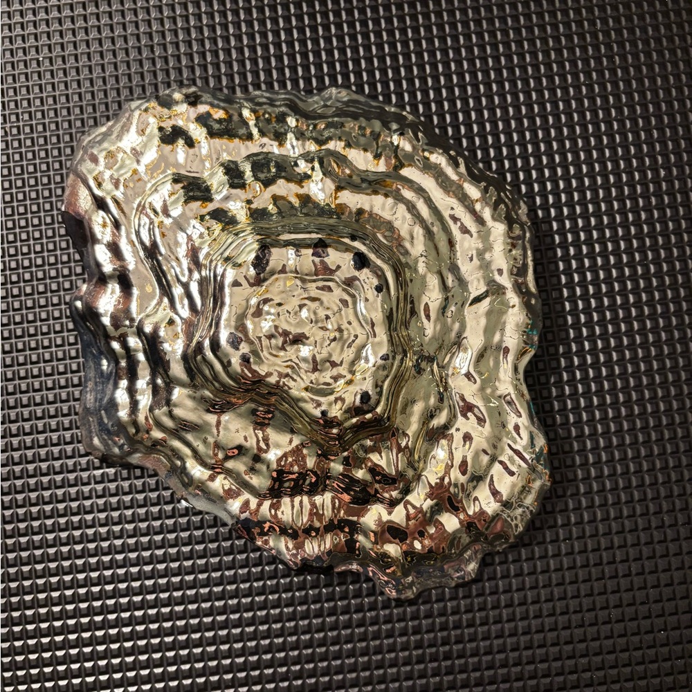 Iridescent Oyster Clam Shell Glass Bowl - Picture 2 of 6